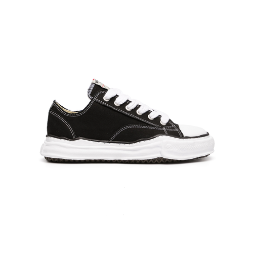 Guíbts Low-Top Sneaker