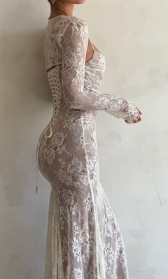 Robe longue en dentelle