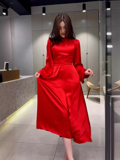 Robe Luxe Rouge En Satin