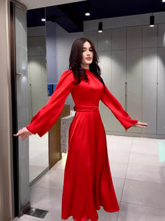 Robe Luxe Rouge En Satin