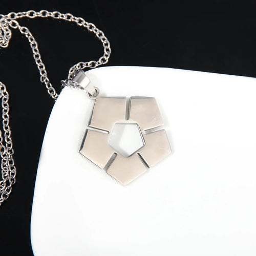 Blått lås inspirerat halsband – elegant silver geometriskt hänge